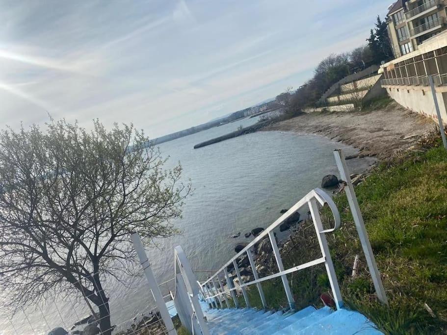 Pomorie Direkt Am Pool Apartman Kültér fotó