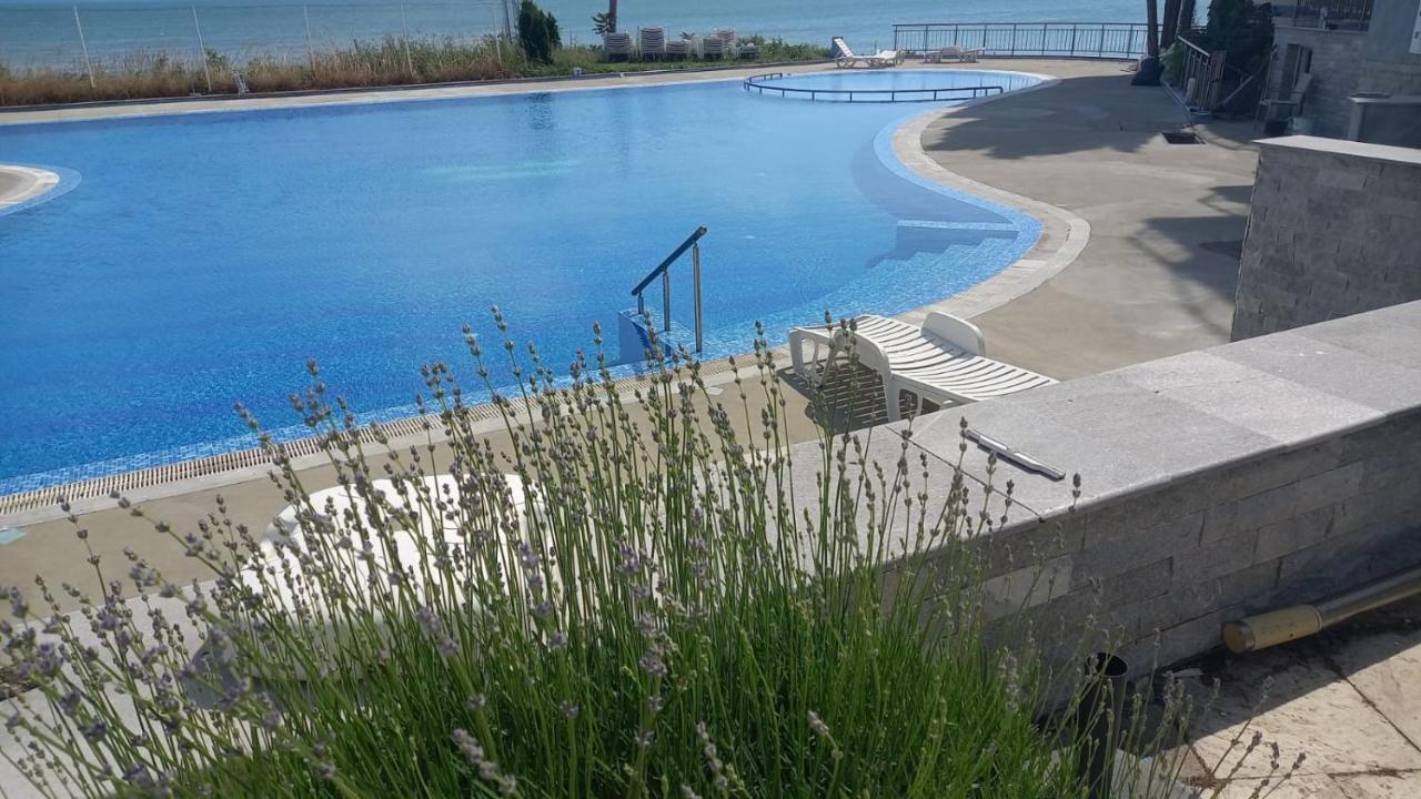 Pomorie Direkt Am Pool Apartman Kültér fotó