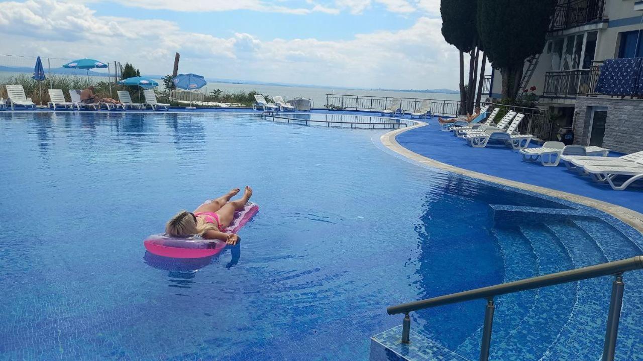 Pomorie Direkt Am Pool Apartman Kültér fotó